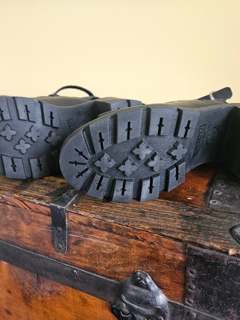 Like-New Timberland Allington Heights Fisherman Sandals - Picture 5 of 8